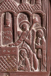 Icona in ardesia del Santo Sepolcro con angelo, apostoli e mirofore, XIV sec. - museo diocesano di Bari