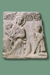 Lastra tombale Madonna con Bambino e cavaliere, XIV sec. - museo diocesano di Bari
